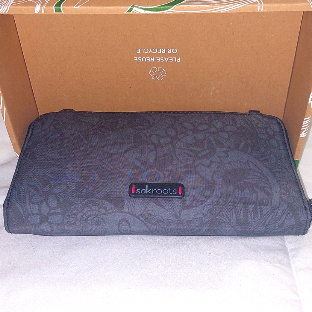 Sakroots Large Smartphone Crossbody